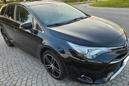 Toyota Avensis 107.000 km 15.300 &euro; Haimhausen 85778