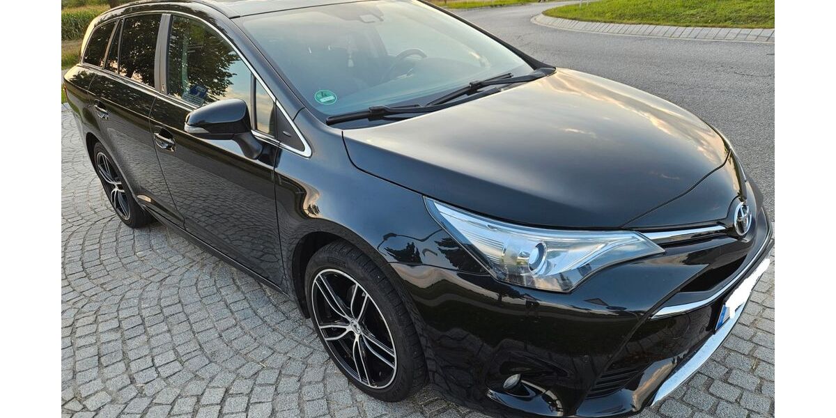 Toyota Avensis 107.000 km 15.400 &euro; Haimhausen 85778
