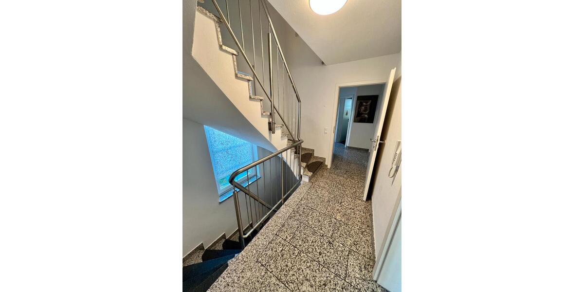 Einfamilienhaus Hallbergmoos - 7 Zimmer, 210 m&sup2;, 3.250&euro; | Angebot:26377737