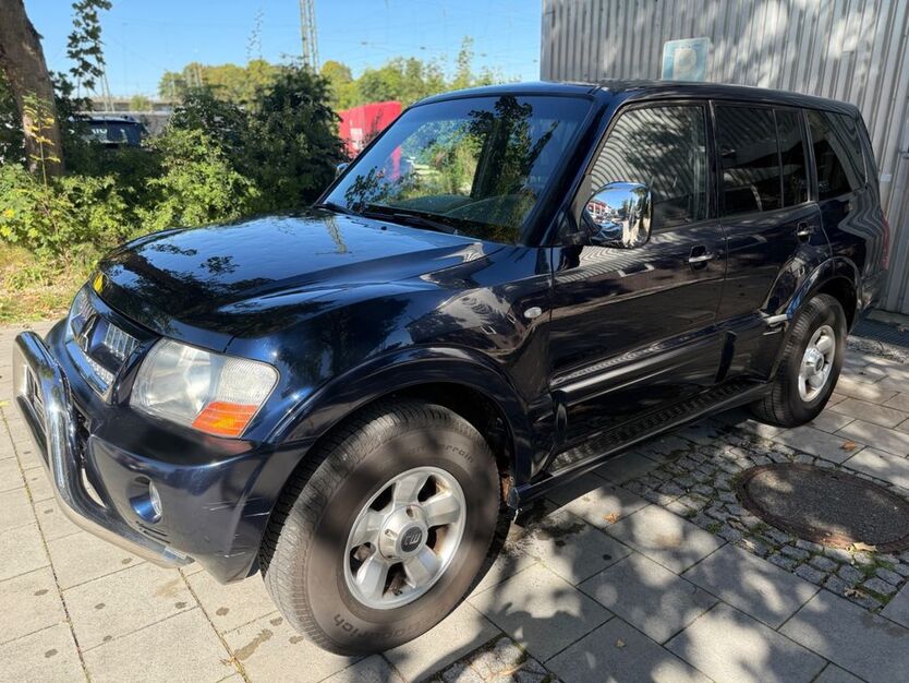 Mitsubishi Pajero 167.000 km 2.900 € München Trudering-Riem 81825