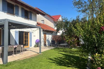 Großes Einfamilienhaus, freistehend, traumhafter Blick, Landsham