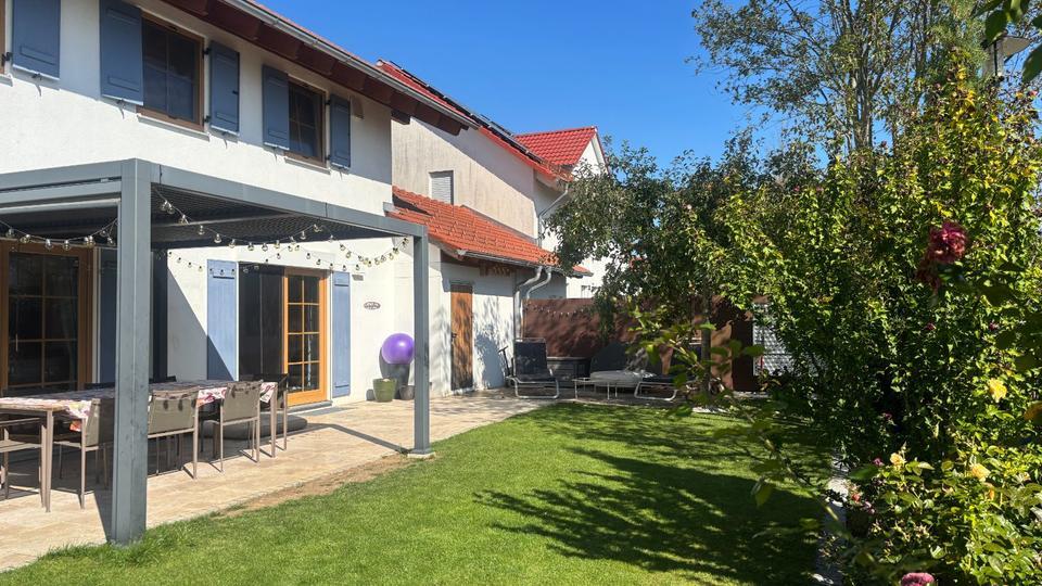 Großes Einfamilienhaus, freistehend, traumhafter Blick, Landsham