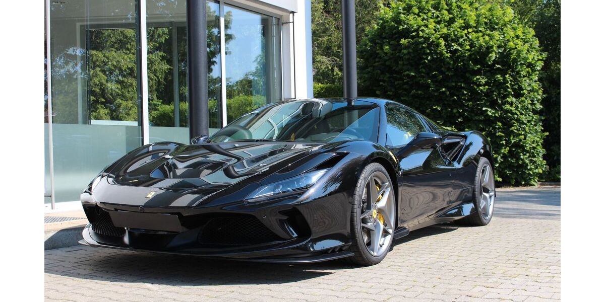 Ferrari F8 6.400 km 338.490 &euro; Grünwald 82031