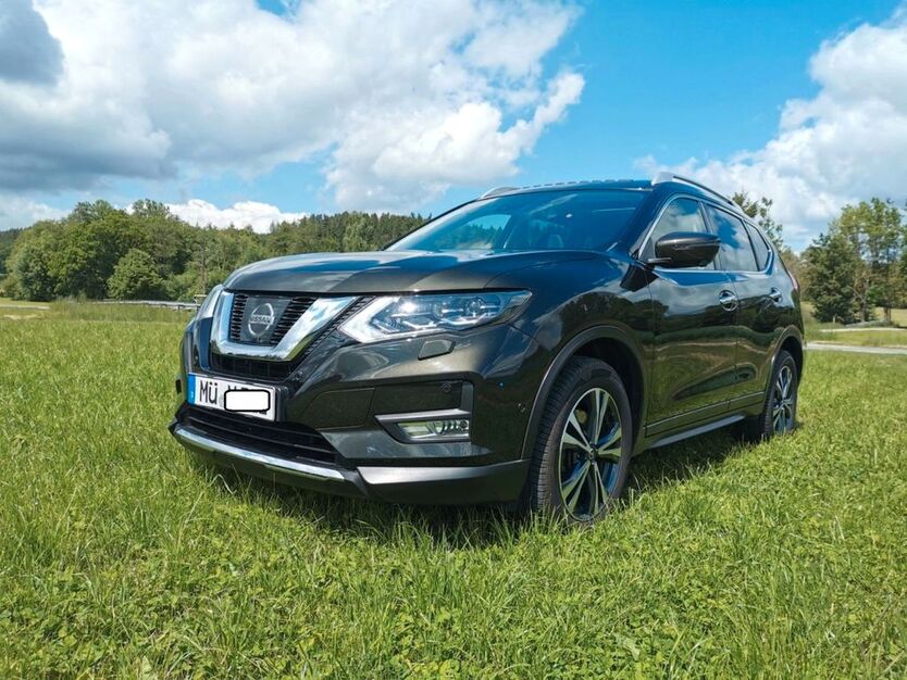 Nissan X-Trail 97.500 km 14.000 € München 80689