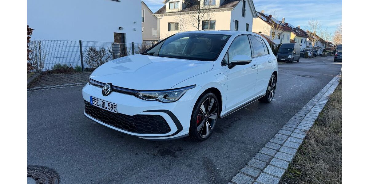 VW Golf 27.451 km 23.860 &euro; Landsham 85652