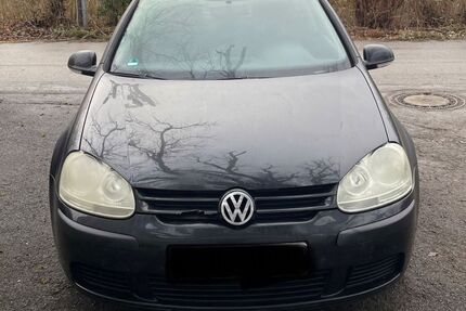 VW Golf 211.000 km 600 &euro; Maisach 82216