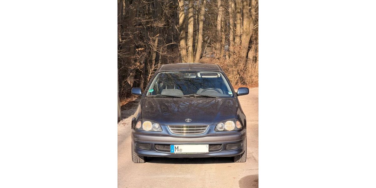 Toyota Avensis 67.000 km 2.999 &euro; Dachau 85221
