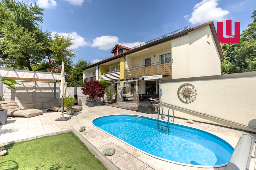 WINDISCH - Saniertes REH mit geh. Ausstattung und Wellnessbereich zentral & ruhig in Eichenau 4 zimmer