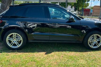 Porsche Macan 268.000 km 23.900 &euro; München 81243