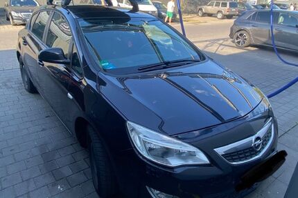 Opel Astra 173.000 km 5.000 &euro; München 81671
