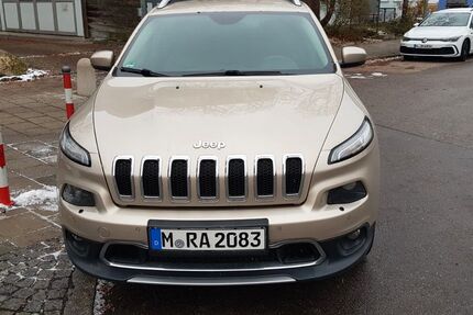 Jeep Cherokee 111.000 km 10.800 &euro; München 80337