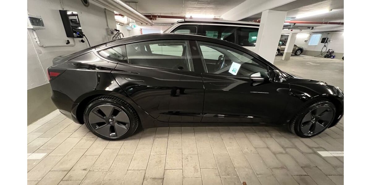 Tesla Model 3 55.000 km 28.500 &euro; München 81927