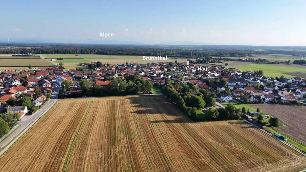 Großzügiges Anwesen inkl. EinliegerWohnung und Baureserve in Brunnthal