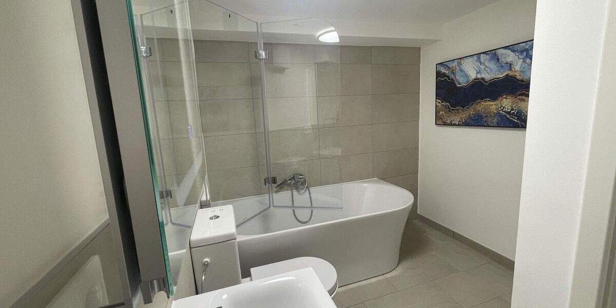 Gartenwohnung, frisch renoviert mit neuer Heiztechnik, 4+2 Zimmer 6 zimmer