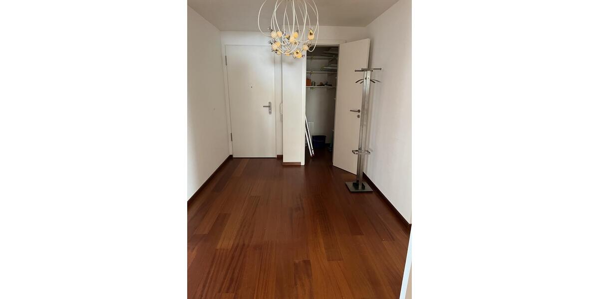 Dachgeschoßwohnung Gröbenzell - 3 Zimmer, 106 m&sup2;, 2.050&euro; | Angebot:25002696