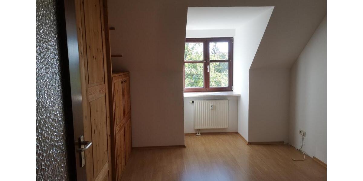Dachgeschoßwohnung Karlsfeld - 3 Zimmer, 79 m&sup2;, 1.440&euro; | Angebot:26114592