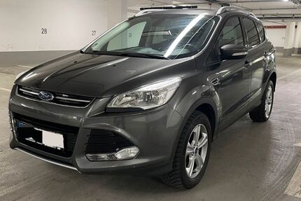 Ford Kuga 82.000 km 12.450 &euro; München 81737