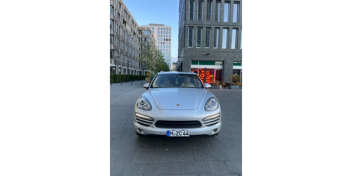 Porsche Cayenne 201.000 km 16.100 &euro; Garching bei München 85748