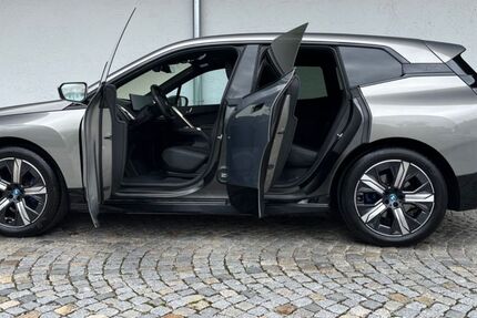 BMW iX 41.500 km 63.900 &euro; München 81245