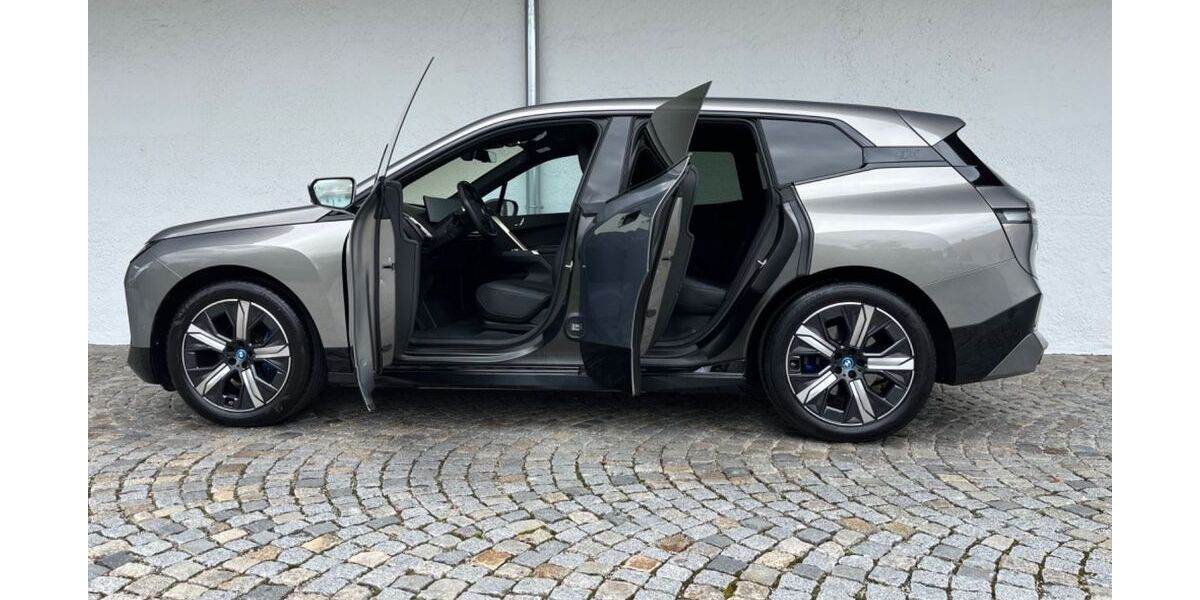 BMW iX 41.500 km 63.900 &euro; München 81245