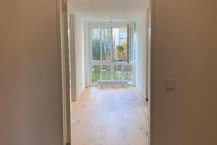 Wohnung München Nymphenburg - 2.5 Zimmer, 129 m&sup2;, 2.500&euro; | Angebot:25879217