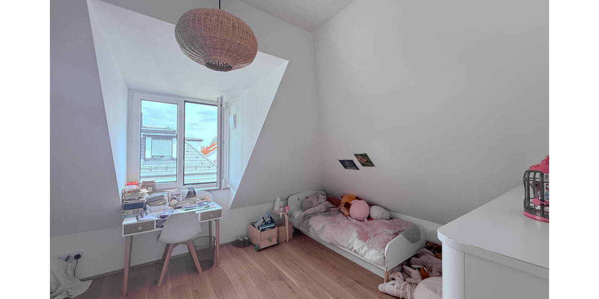 Doppelhaushälfte München Bogenhausen - 5 Zimmer, 144 m&sup2;, 3.970&euro; | Angebot:26230873