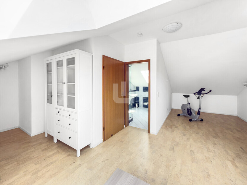 WINDISCH ImmobilieN - DHH mit großem, sonnigen Garten in ruhiger Lage von Puchheim