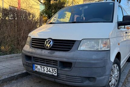 VW T5 Transporter 327.000 km 3.900 € München 81829