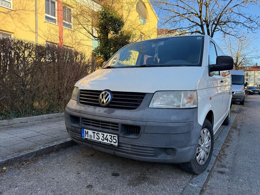 VW T5 Transporter 327.000 km 3.900 € München 81829
