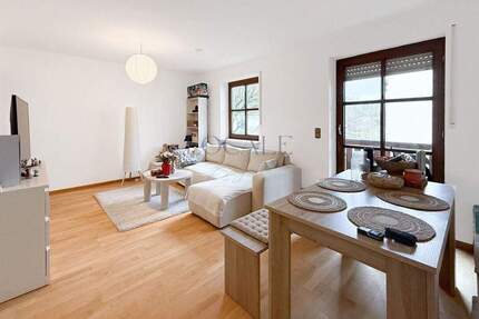 Charmante 2-Zimmer-Wohnung am Marktplatz - mit sonnigem Balkon 2 zimmer