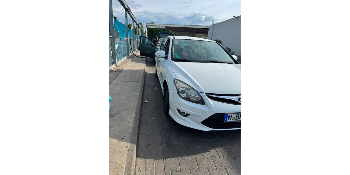 Hyundai i30 230.000 km 1.950 &euro; München 80933