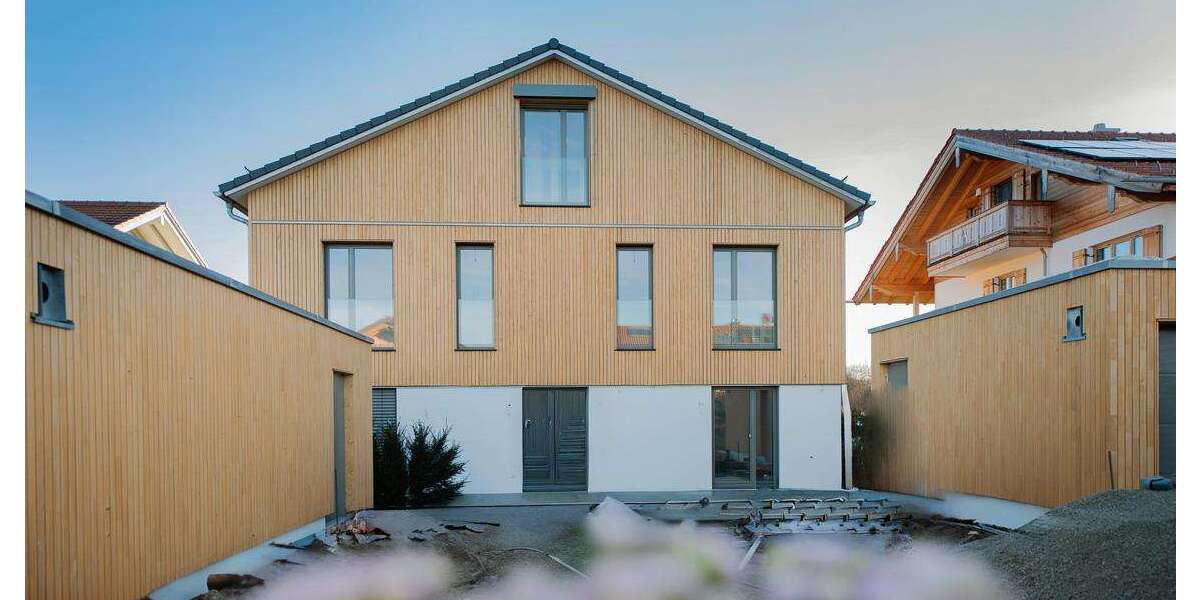 Haus zum Mieten in Holzkirchen 2.980 € 155 m² 4 zimmer