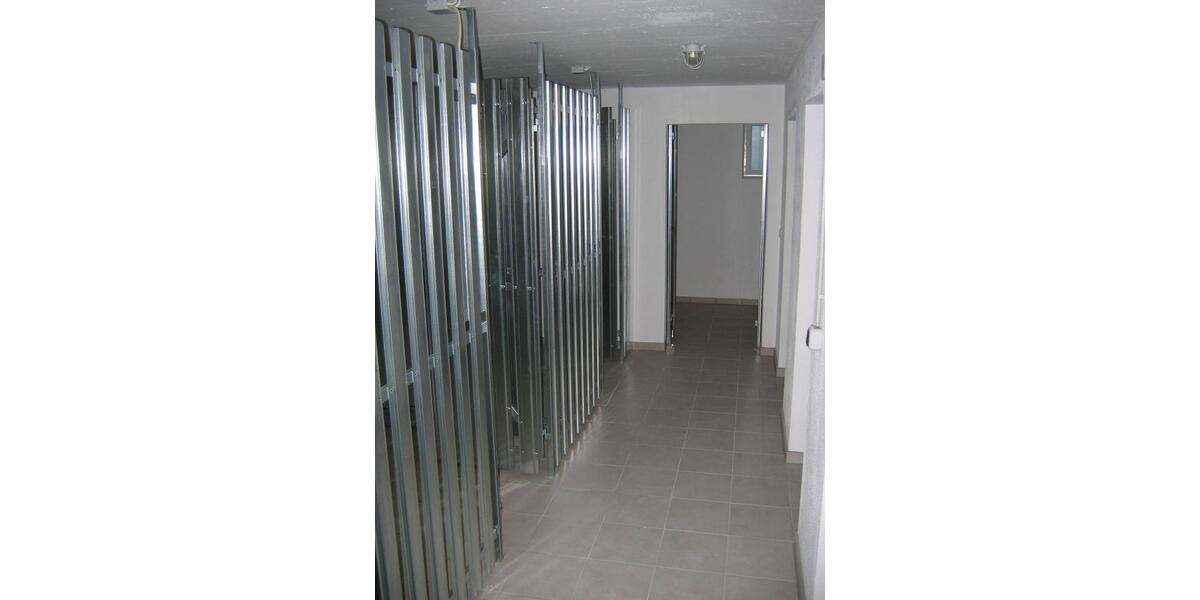 Dachgeschoßwohnung Karlsfeld - 3.5 Zimmer, 82 m&sup2;, 1.350&euro; | Angebot:25752513