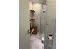 Moderne 2 Zimmer Wohnung + Tiefgarage, Loggia & Wellnessbereich