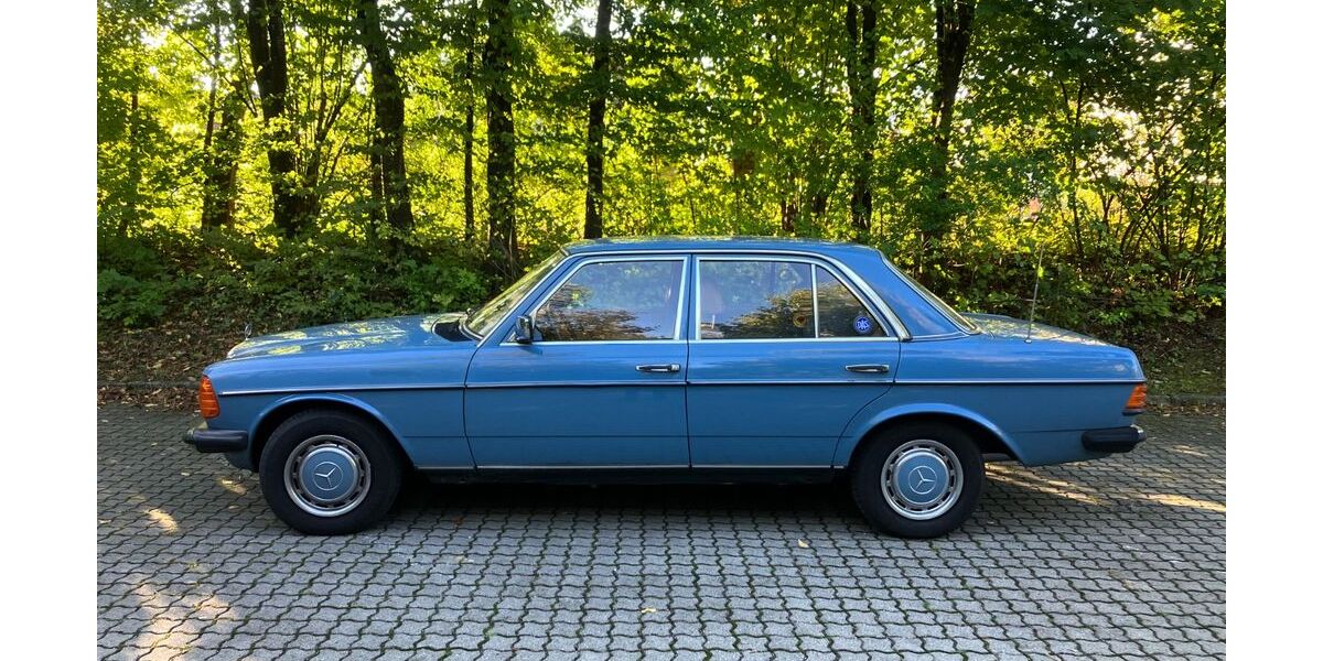 Mercedes-Benz 200 65.000 km 12.950 &euro; Eichenau 82223