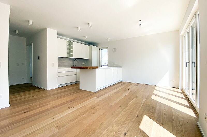 Etagenwohnung München Thalk.Obersendl.-Forsten-Fürstenr.-Solln - 3 Zimmer, 92 m&sup2;, 2.430&euro; | Angebot:25957261