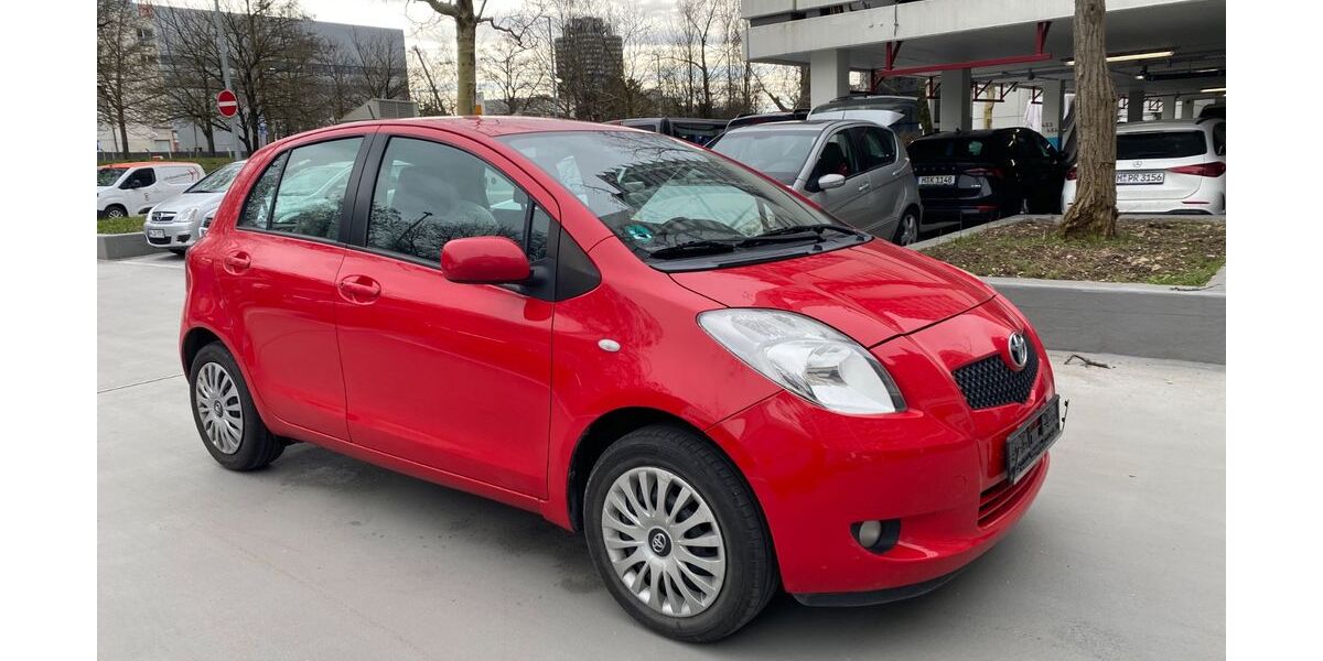 Toyota Yaris 165.000 km 1.850 &euro; München 80809