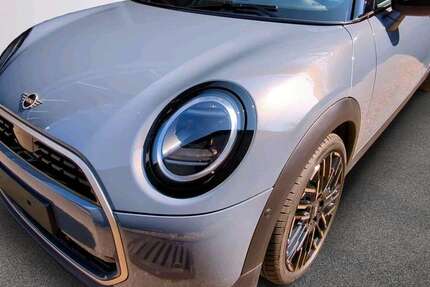 Mini Cooper C Cabrio 2.908 km 35.299 &euro; München 80788