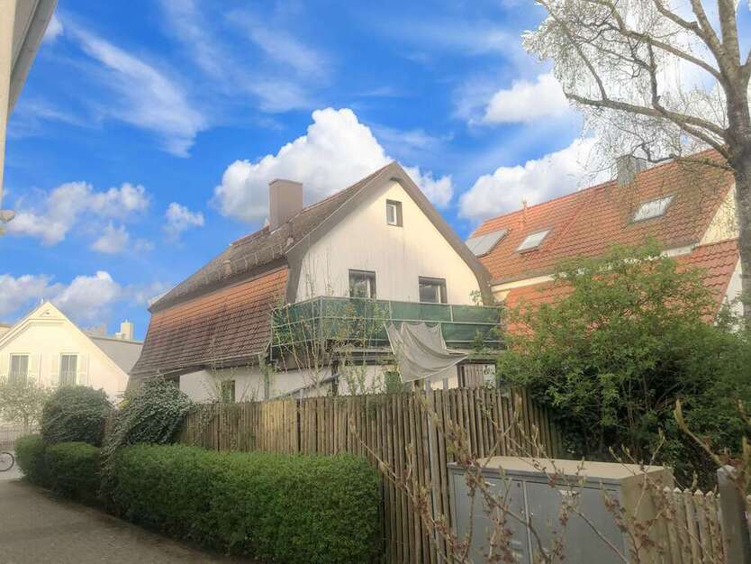 Haus zum Kaufen in München 1.149.770 € 230 m²
