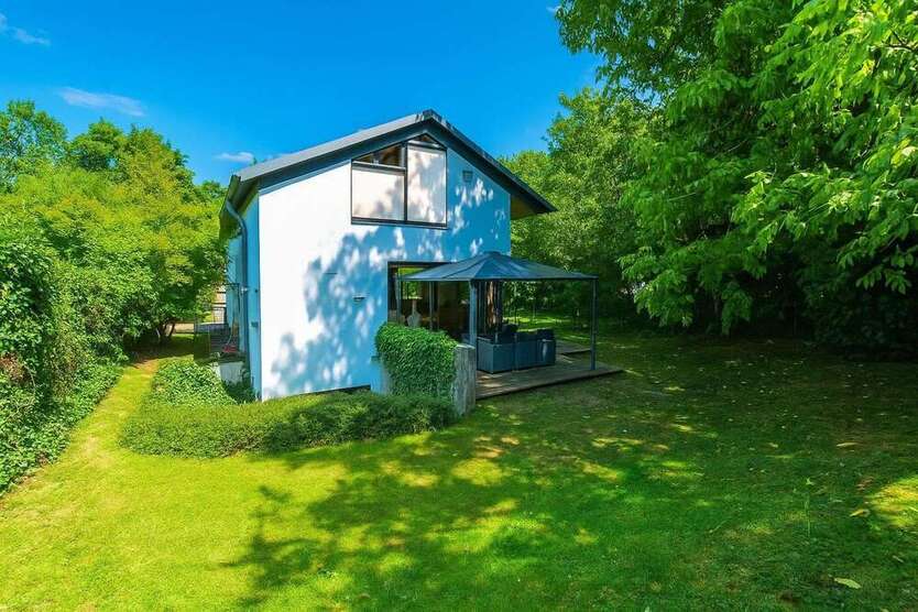 Haus zum Kaufen in Gräfelfing 2.200.000 € 226.59 m²