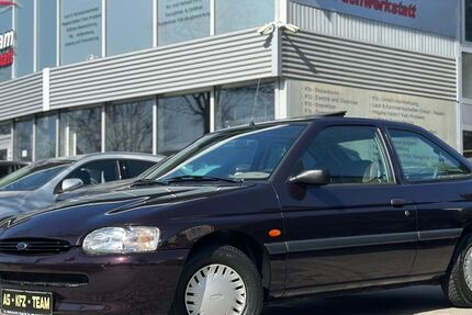 Ford Escort 17.906 km 5.980 &euro; München - Trudering 81827