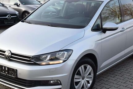 VW Touran 180.000 km 15.900 &euro; Poing 85586