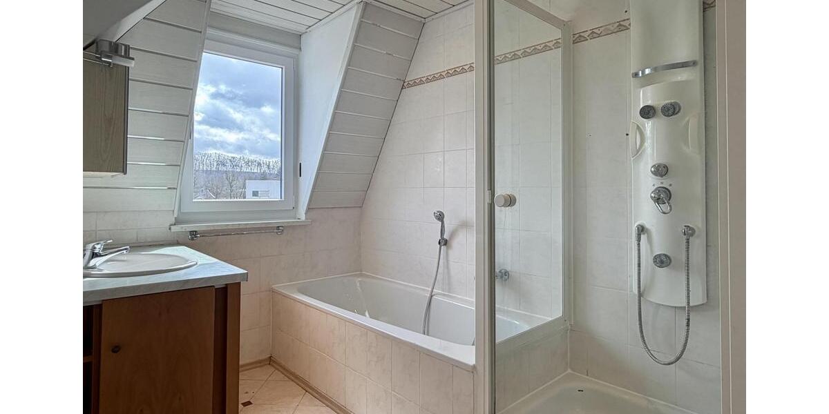 Dachgeschoßwohnung Fürstenfeldbruck - 3 Zimmer, 90 m&sup2;, 1.200&euro; | Angebot:25805895