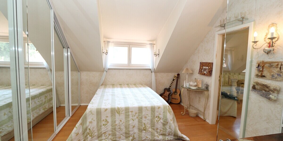 !! RARITÄT am SEE !! idyllisches JUWEL * 4-Zimmer-Dachgeschosstraum * Balkon und Gartennutzung * - Dachgeschoßwohnung Starnberg | Angebot:26838455