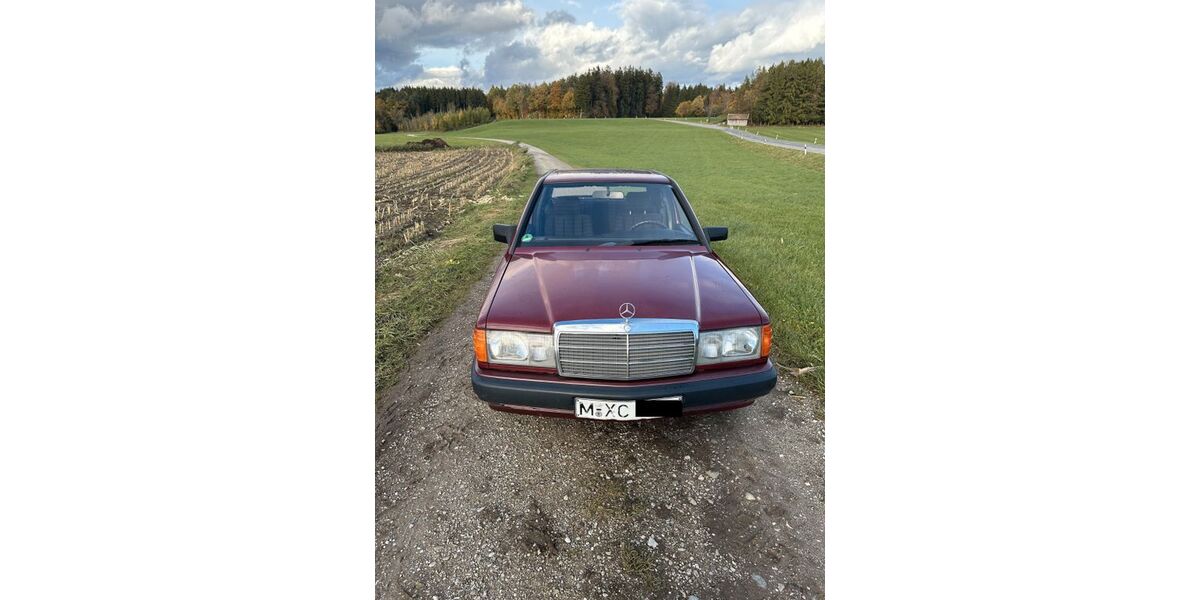 Mercedes-Benz 190 93.000 km 5.300 &euro; Aying/München 85653