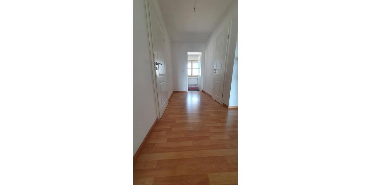 Etagenwohnung Holzkirchen - 3 Zimmer, 84 m&sup2;, 1.100&euro; | Angebot:25639208