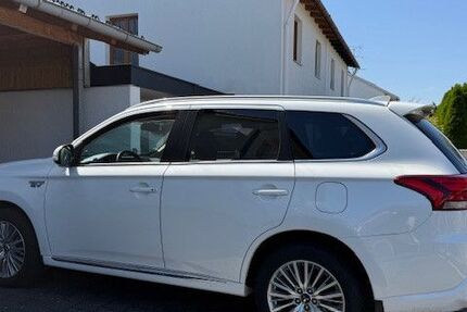 Mitsubishi Plug-in Hybrid Outlander