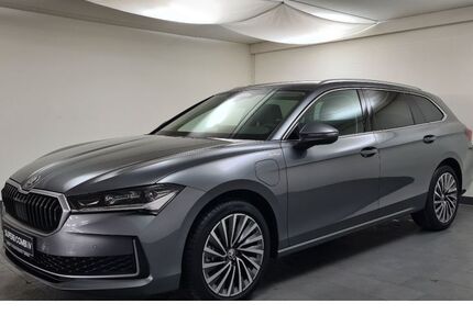 Skoda Superb 18.000 km 46.999 € Ebersberg bei München 85560