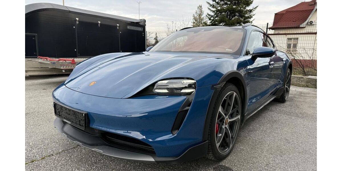 Porsche Taycan 16.000 km 76.160 &euro; München 81737