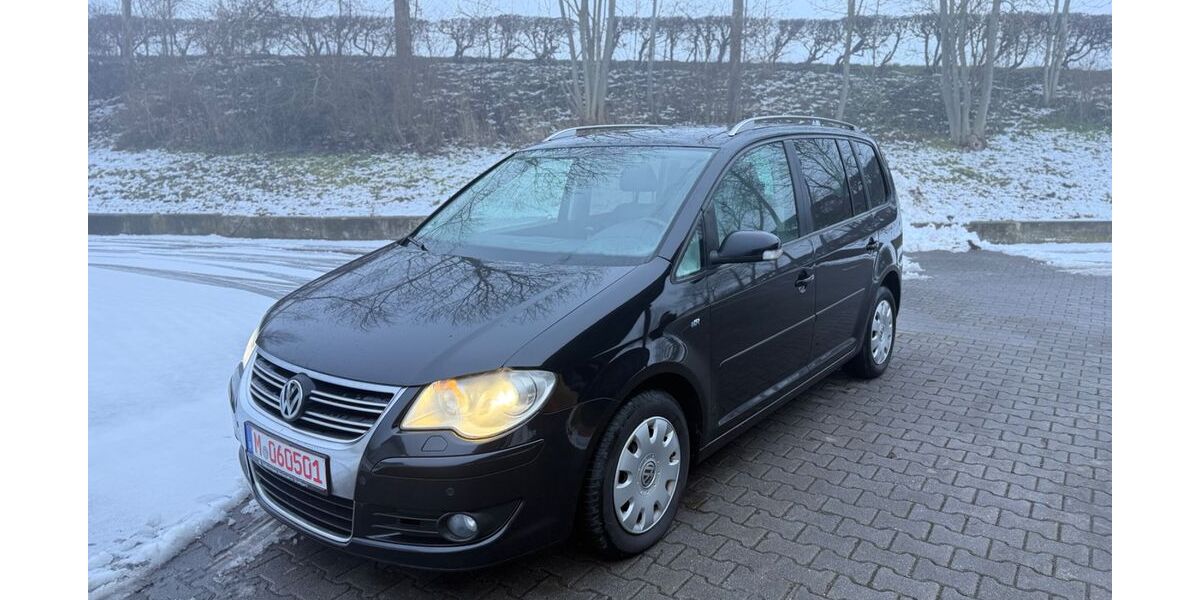 VW Touran 351.454 km 2.499 &euro; München 81243
